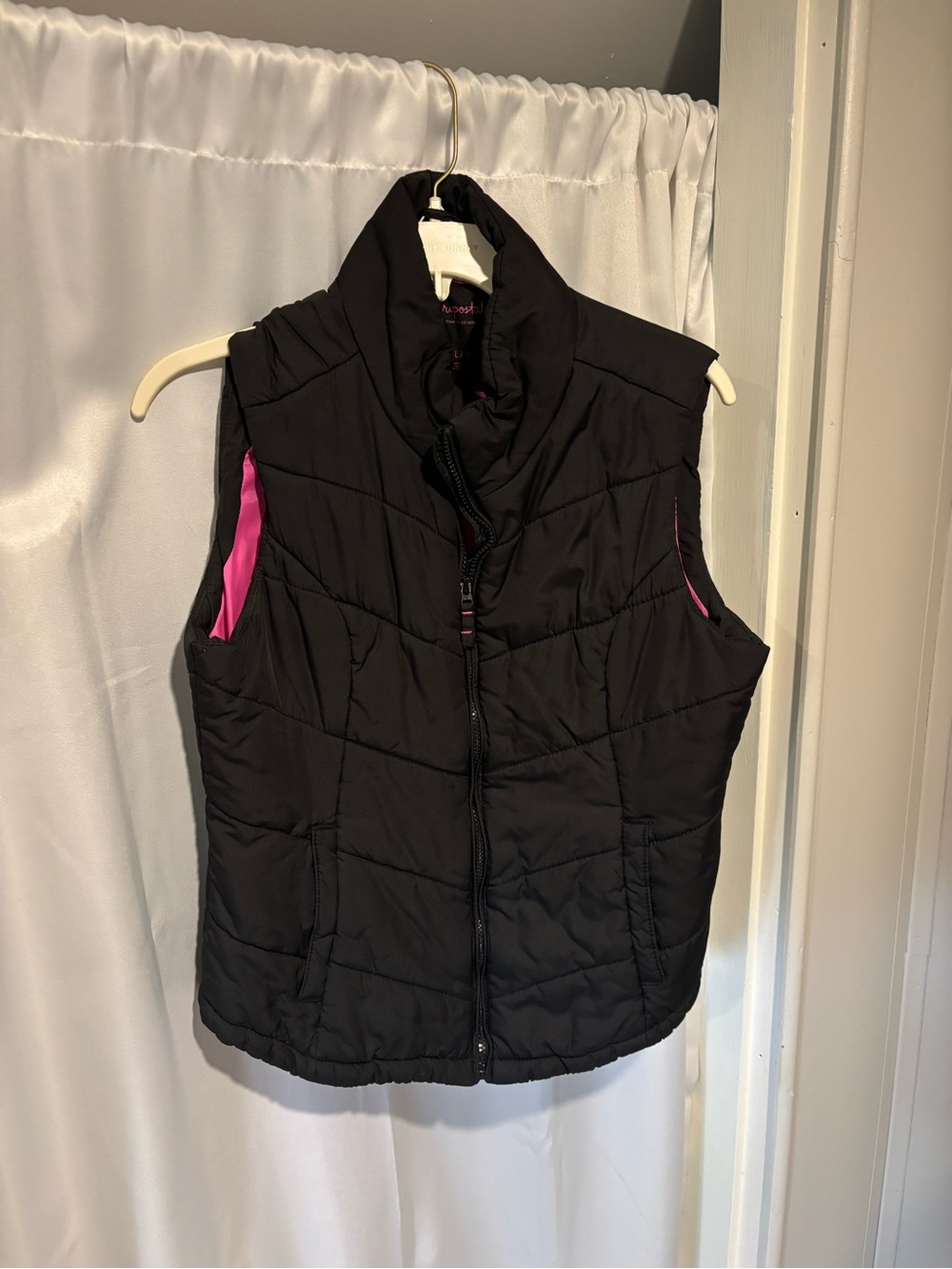 Aeropostale Black Quilted Sleeveless Vest with Pink Trim